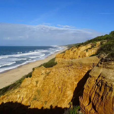Hole In One Golf And Beach *
